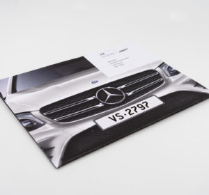 <span>Mercedes Benz</span><i>→</i>